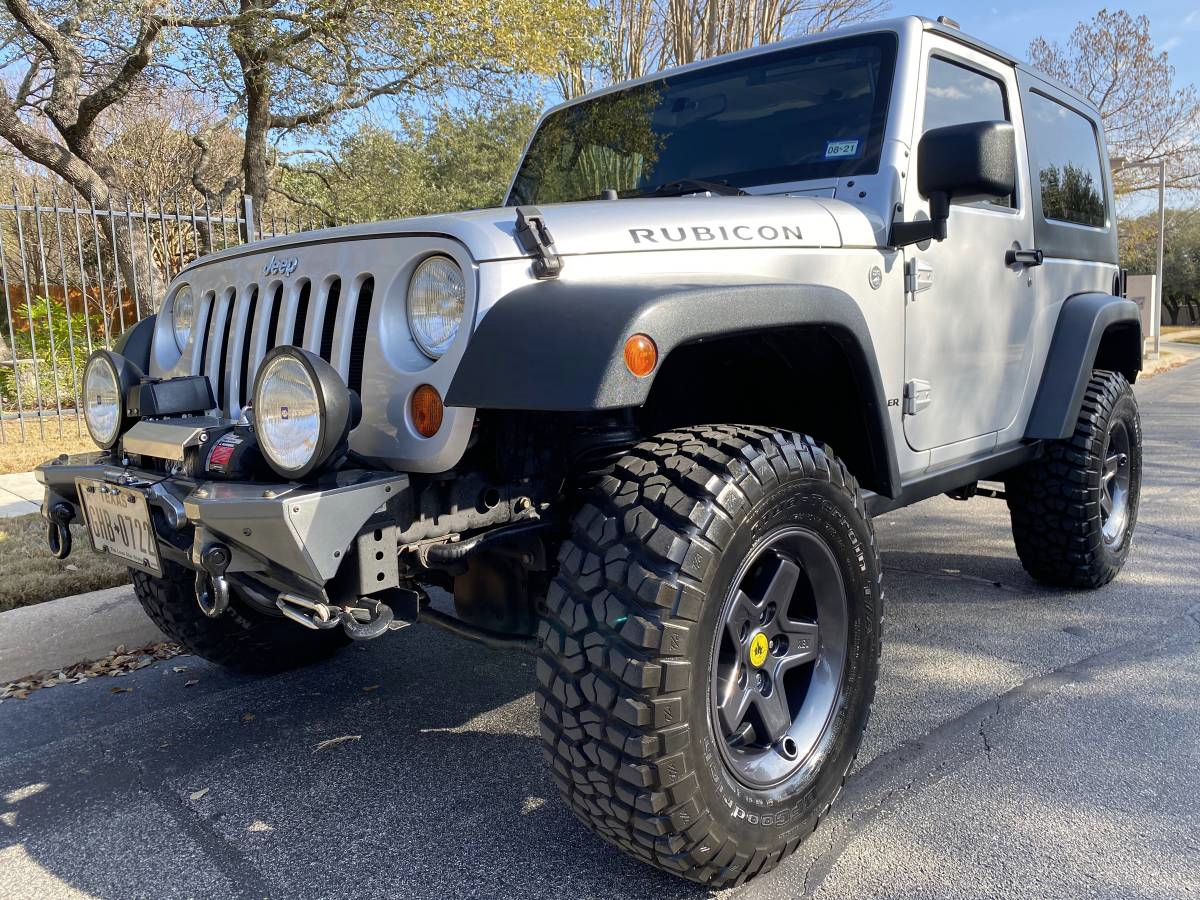 Sweet 1983
            CJ-7 LAREDO!